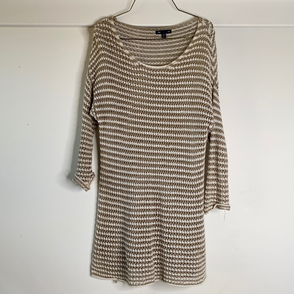 Medium gap sweater - areas of piling at hem, sleeve, and toward lower breast